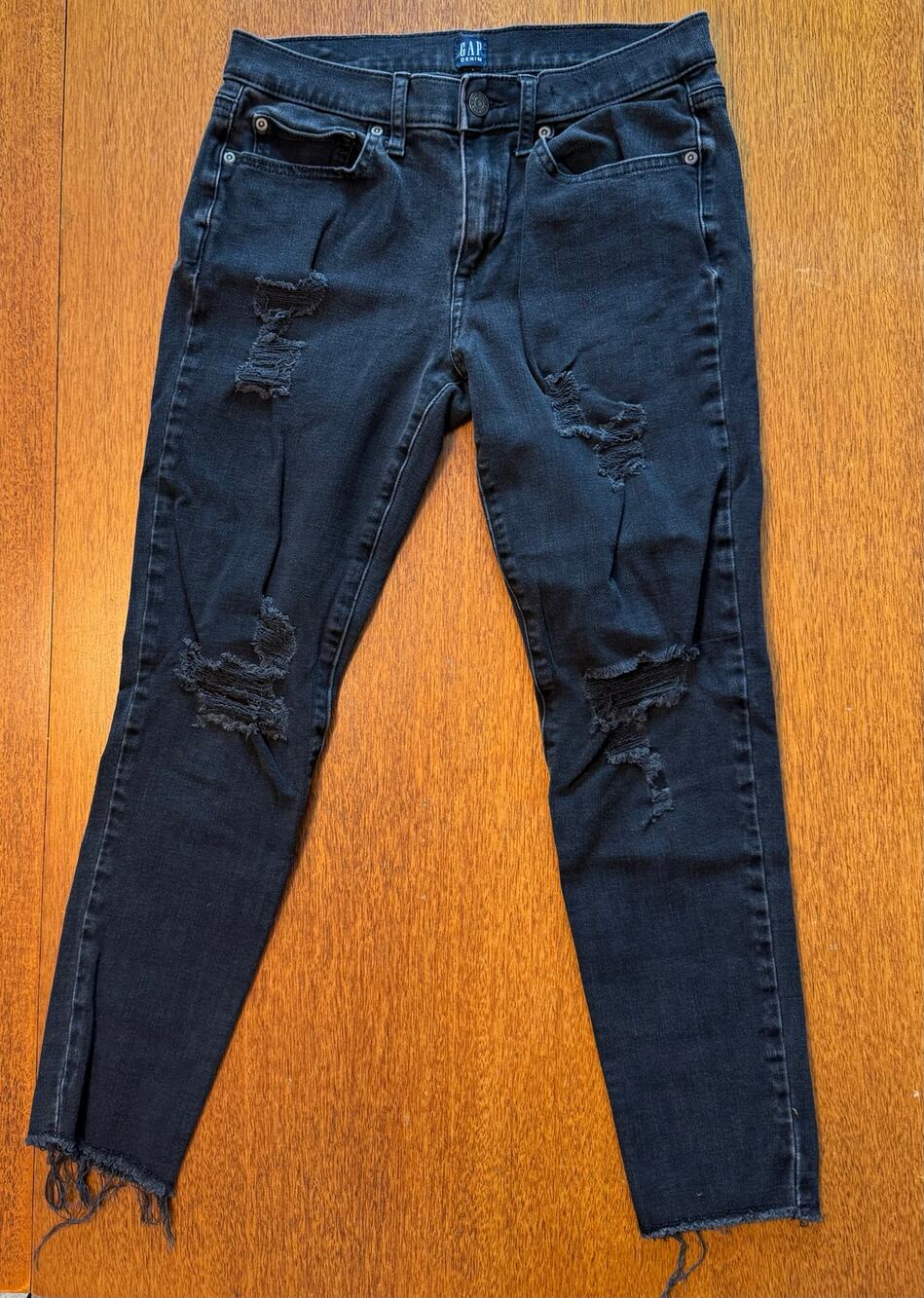 GAP Jeans - Size 28 True Skinny - Black Distressed